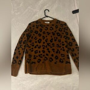 Old Navy cheetah leopard print classic sweater, size XS